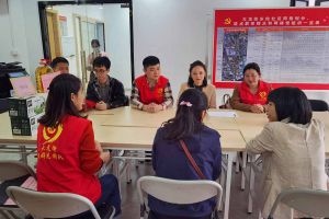 浓浓关爱暖人心，万搏集团官网万搏集团官网万搏集团官网万搏集团官网首页-万搏(中国)
集团党支部慰问困难单亲家庭